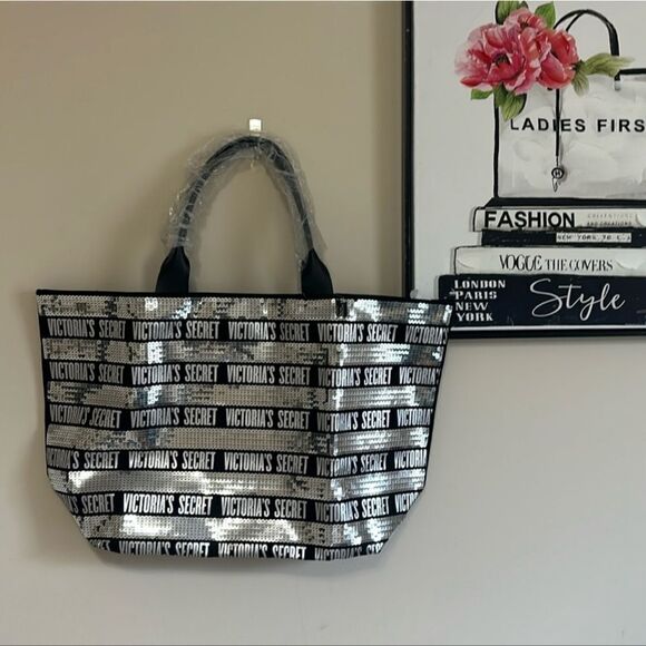 New Victoria’s Secret Sequin Zipper Zip Top Large Travel Tote - Picture 1 of 8